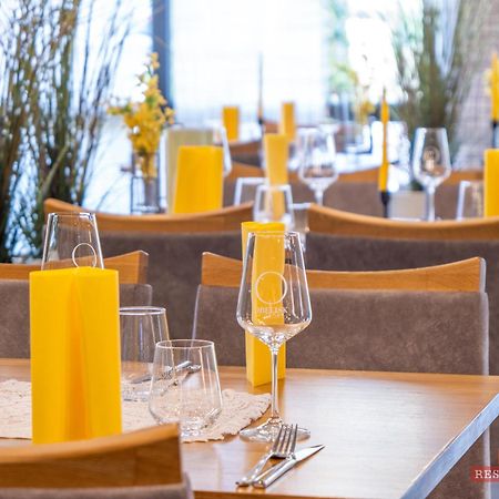 Hotel Benica Бенешов Екстер'єр фото