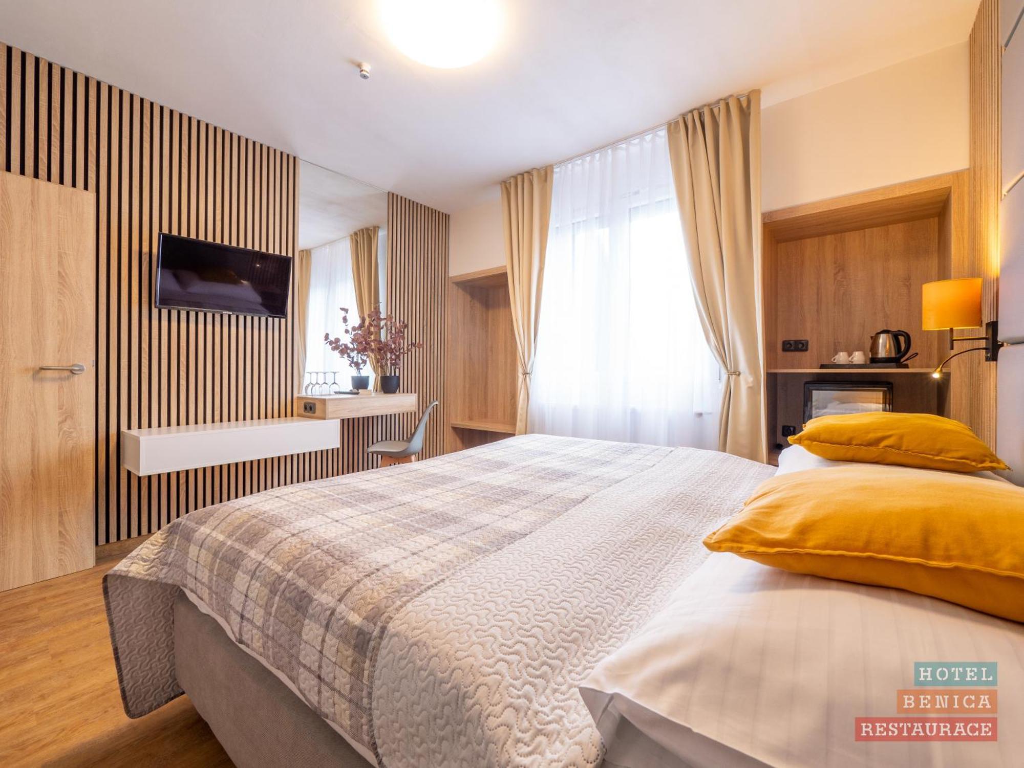 Hotel Benica Бенешов Екстер'єр фото