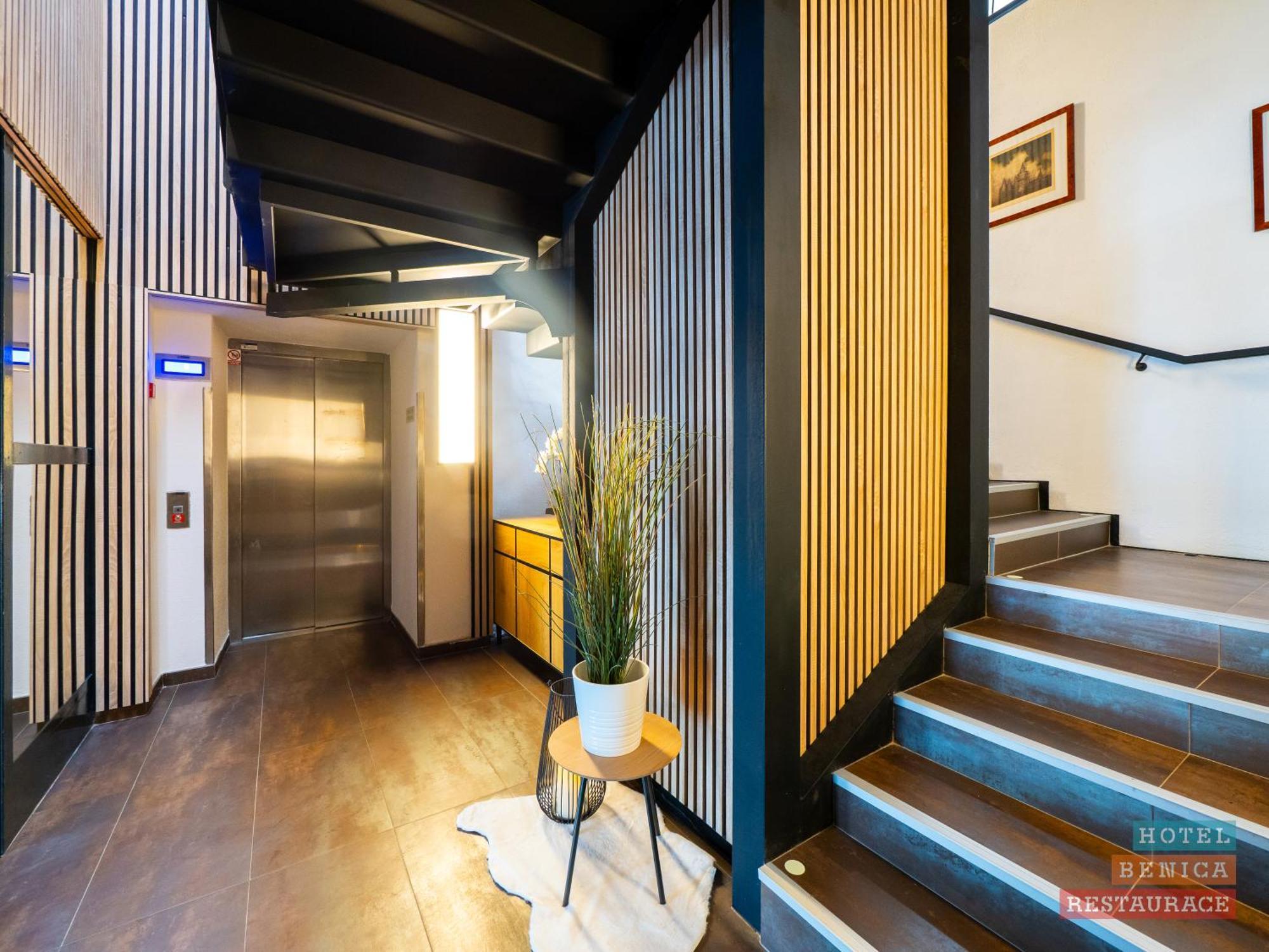 Hotel Benica Бенешов Екстер'єр фото