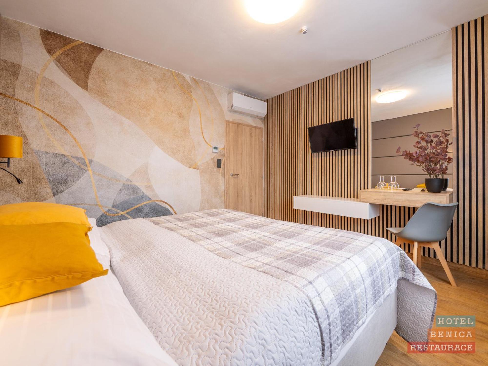 Hotel Benica Бенешов Екстер'єр фото