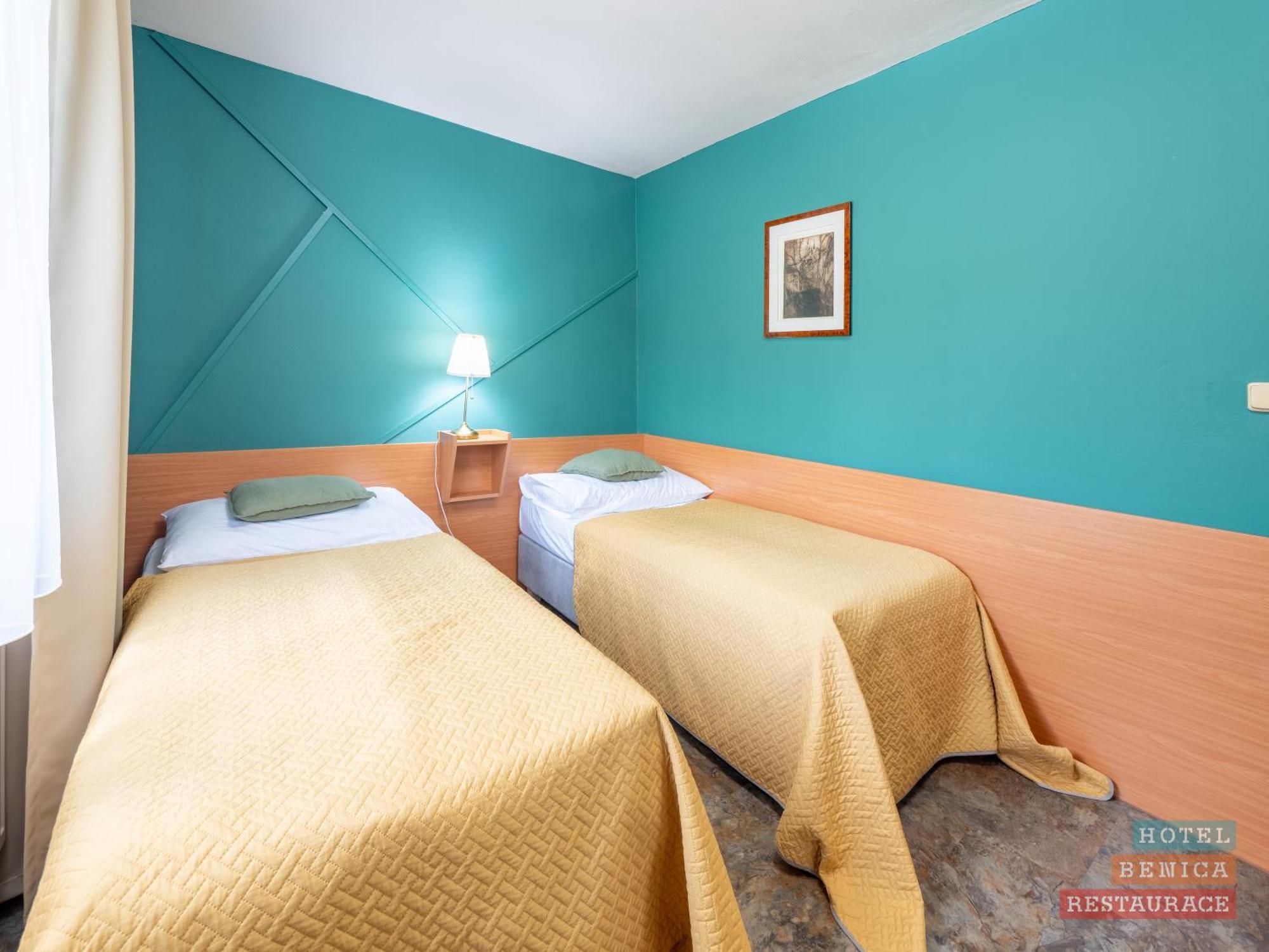 Hotel Benica Бенешов Екстер'єр фото